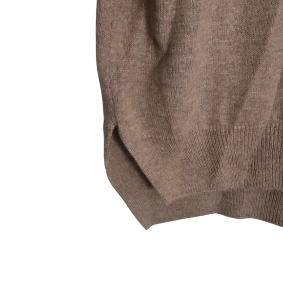 💯% YAK Tan and Black Crew Neck Sweater - Picture 5 of 11